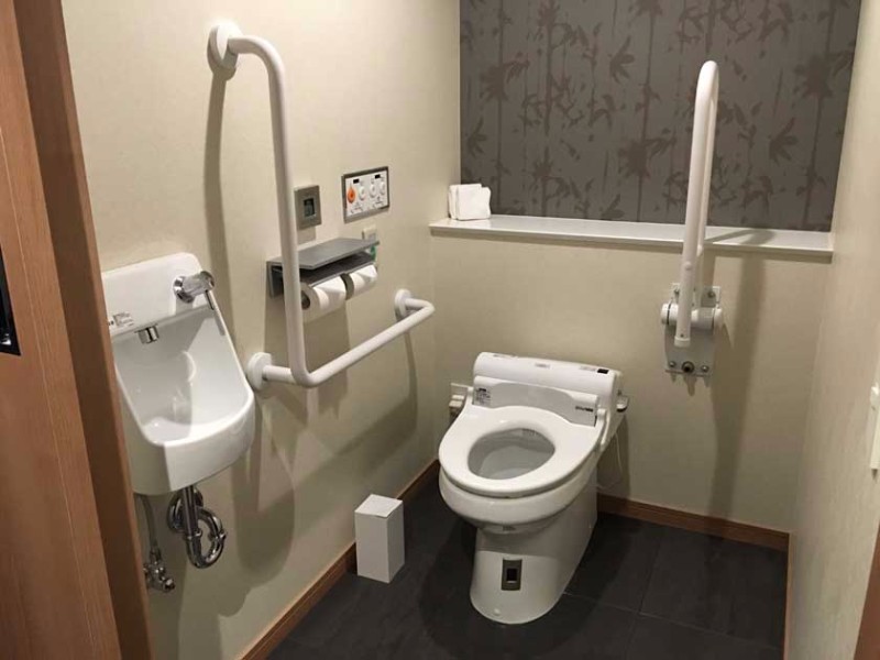 mitsui_garden_hotel_kyoto_shinmachi_bettei_-_accessible_room_toilet
