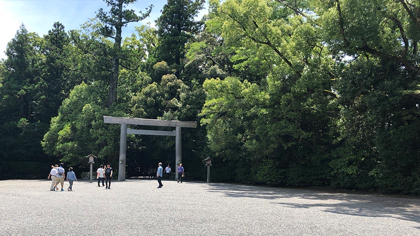 Grounds are all covered in gravel - Ise Grand Shrine
