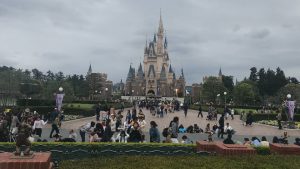 tokyo disneyland cinderella castle 300x169