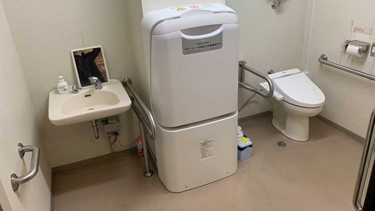 gosho aoyama manga factory toilet 1 768x432