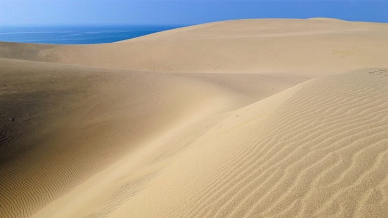 tottori sand dunes top 1 768x432