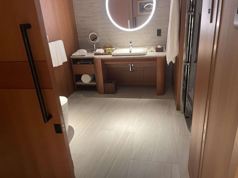 bathroom 768x576