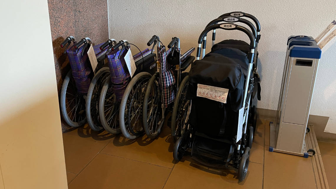 Wheelchairs and baby strollers waiting to be borrowed