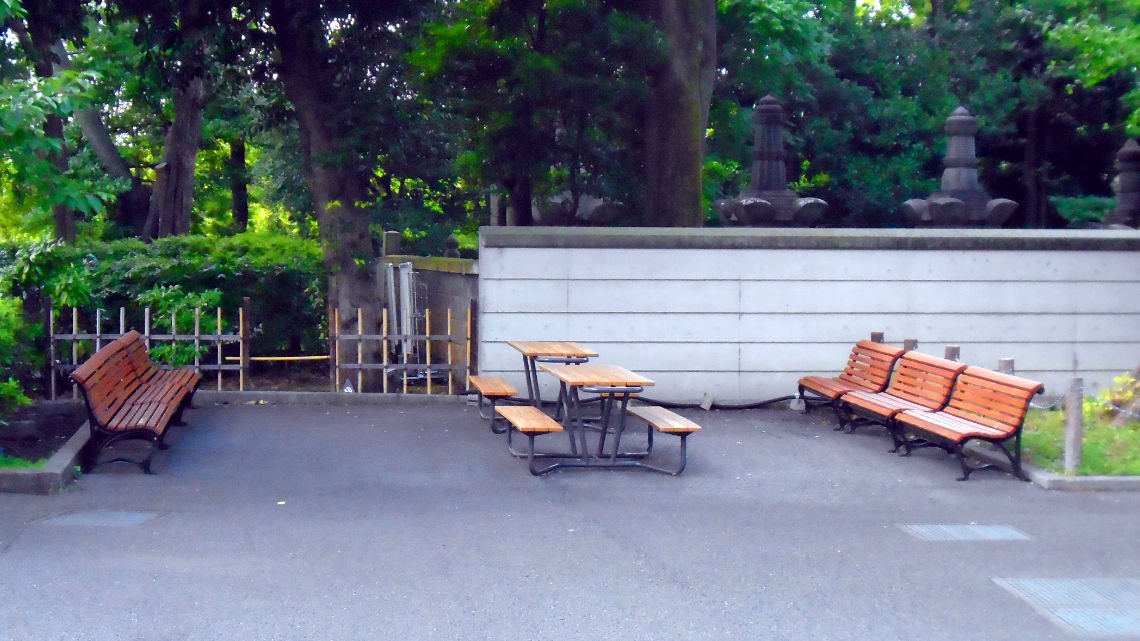 Benches to rest on at Ueno Zoo