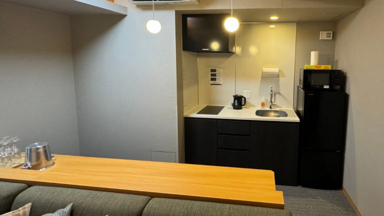 Two bedroom Theater Suite kitchen 768x432
