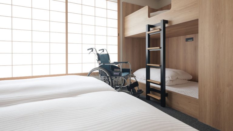 ST アクセシブルルーム ツインベッド＆バンクベッド 43s 768x432