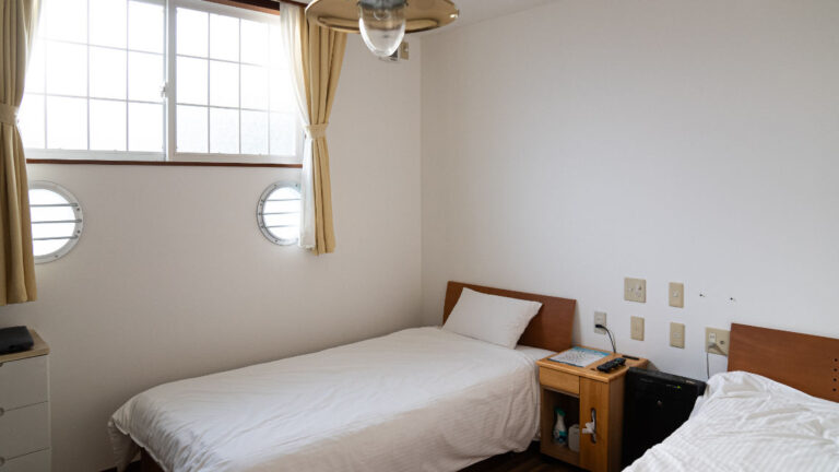 zerogravity bedroom 768x432