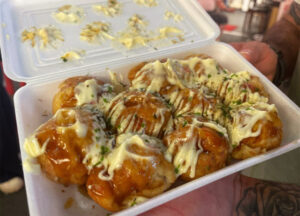Osaka Shinsekai Street Food tour takoyaki2 300x216