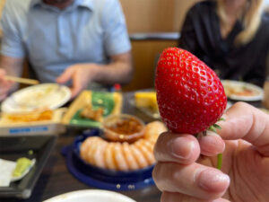 Tsukiji strawberry 300x225