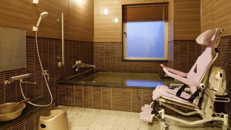 private bath 768x432