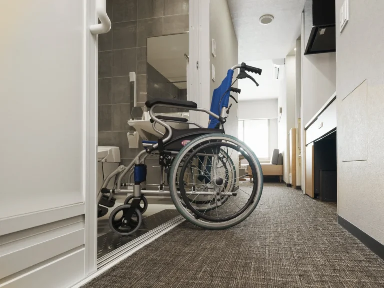 MIMARU Tokyo Station East accessible room  04 43s1 768x576